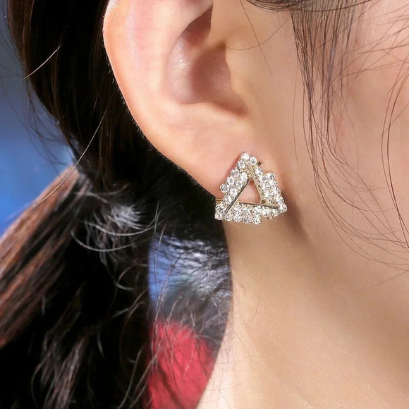 NEW 18K Gold Diamond Triangle Stud Earrings - Picture 1 of 5